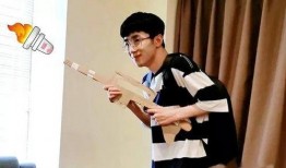 娱乐吃瓜酱服饰监察员