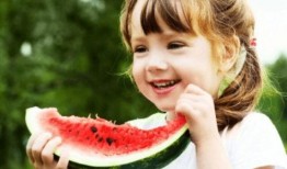 娱乐吃瓜酱紫金玫瑰,娱乐吃瓜界的璀璨明珠